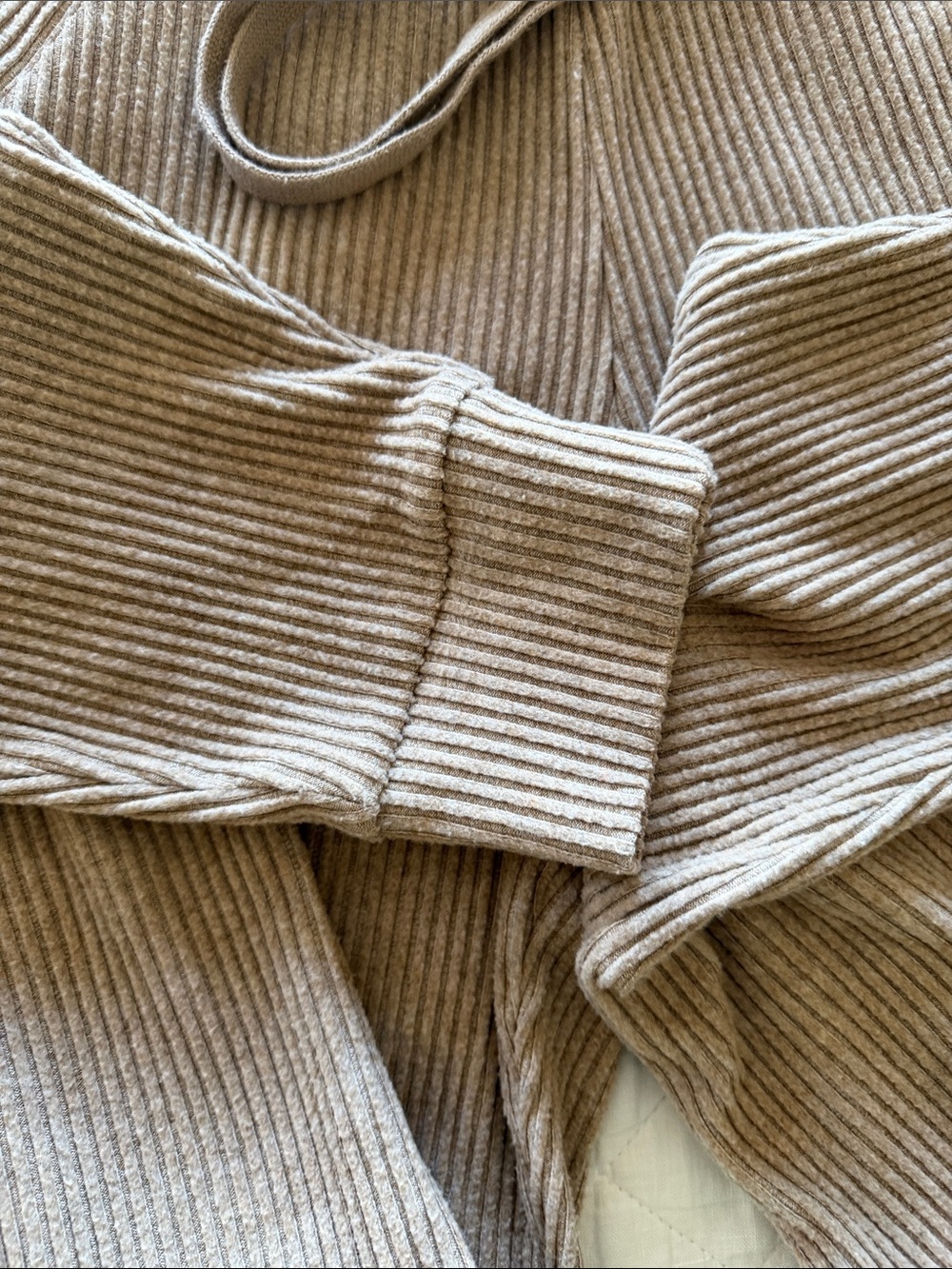 ALO XS New without tags Yoga Ribbed Joggers and Cropped Hoodie Set - Taupe Brown - Picture 4 of 7